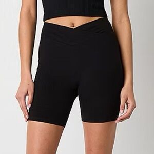 (NWT) Arizona Womens Black Bike Shorts, Large (Juniors)